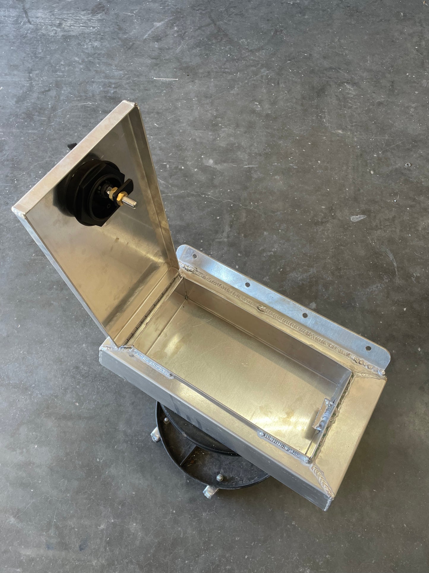 T-Rail Dry Box